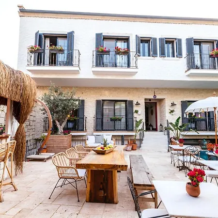 Alachi Hotel 2*