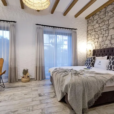 Otel Alachi