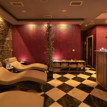 Alachi Hotel 2*